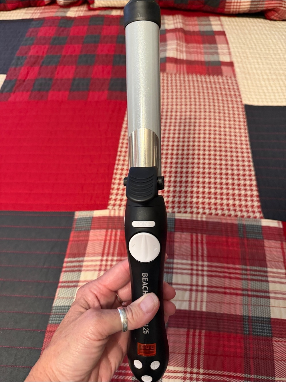 Beachwaver 1-inch Curling Wand in Black and Silver